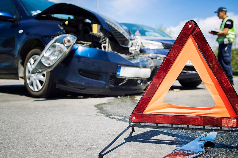 Файл:Road-accident-with-smashed-cars 342744-677.jpg