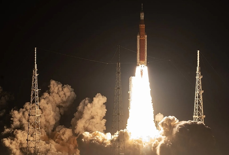 Файл:1668682207 sls launch 01.jpg